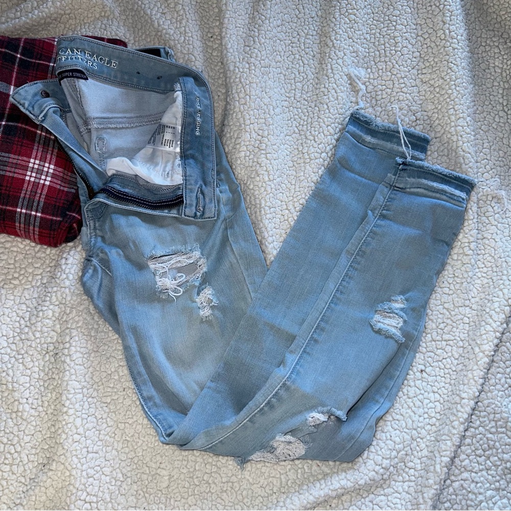 American Eagle Distressed Jegging
